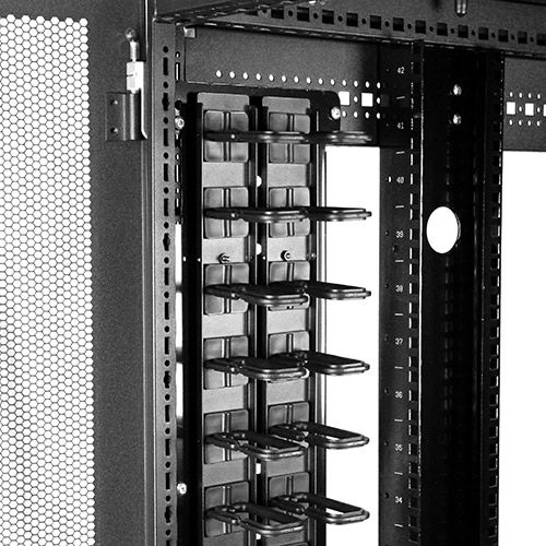 Photo showing the cable management panel installed in a rack using the tool-less mounting method