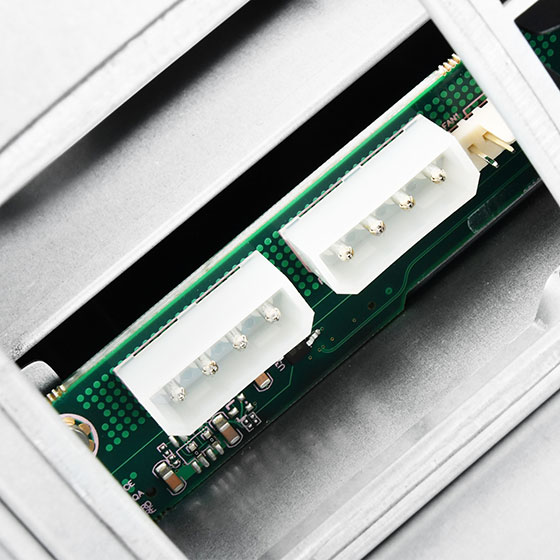 2 x 4-Pin peripheral connector 