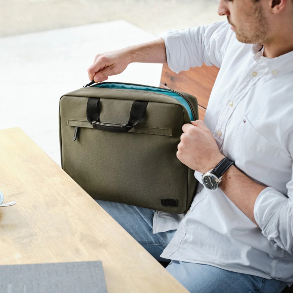 generation earth 156 tech laptop briefcase black