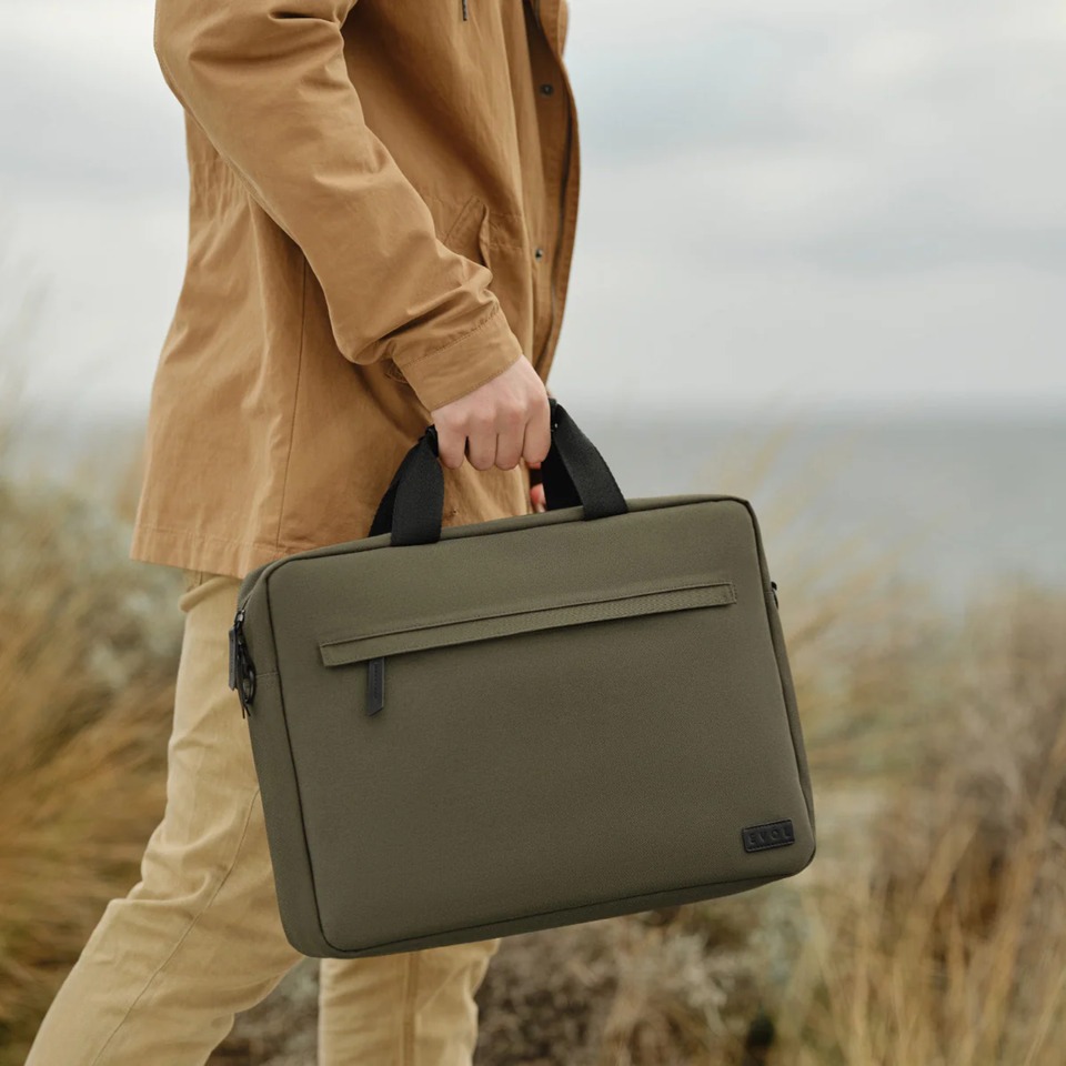 generation earth 156 tech laptop briefcase black